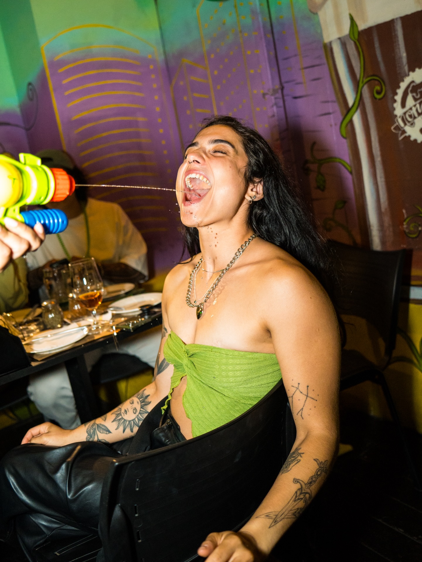 Así se viven los fines de semana en el bar 🔥🍻

Aún no logramos superar el tremendo finde de San
Patrick… la energía, la música, la gente, TODO estuvo a otro nivel 🤘🏻 Pero este finde no se queda atrás 👀 Se viene con la misma vibra, las mismas ganas de pasarlo increíble y darlo todo una vez más 💃🕺

Ven a vivirlo, a repetir esa energía y a ser parte de
otra noche que no se olvida ✨ ¡Te esperamos!